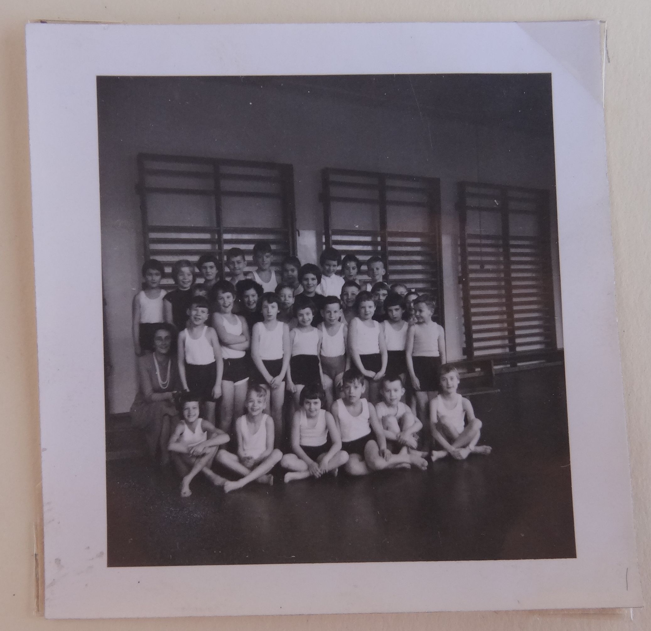 1958 v maanenstr gymnastiek mevr kruk