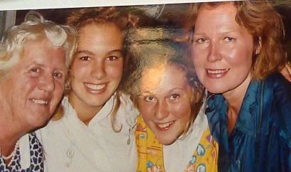 ANNELIES KAREN DANIELLE & mama