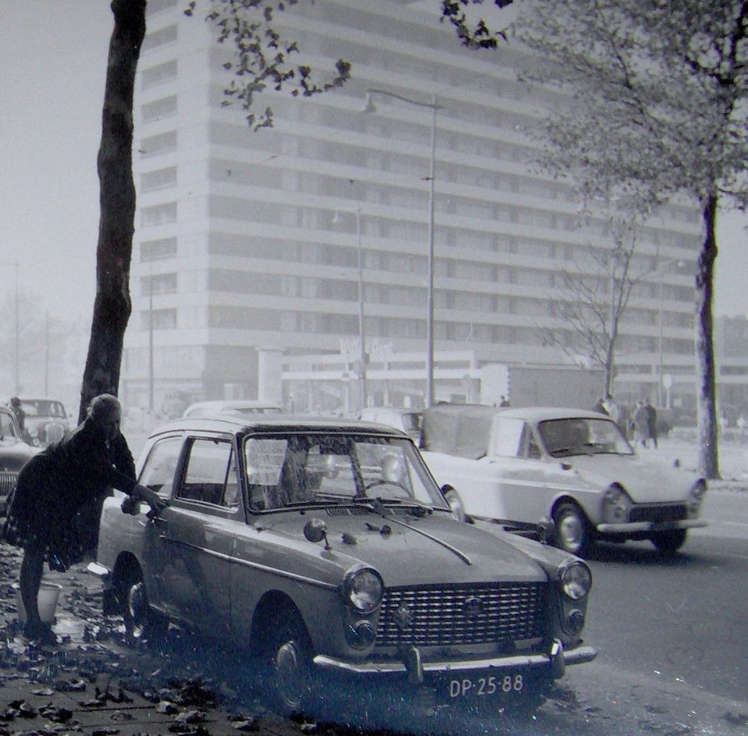  WILLY DE WEERT bij de STATIONSSINGEL 113b in ROTTERDAM 